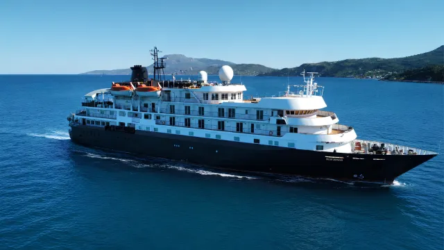 Blue Elixir Ship Blue Zephyr | Boutique Small Ship Cruises in Greece | Blue Zephyr Cruises